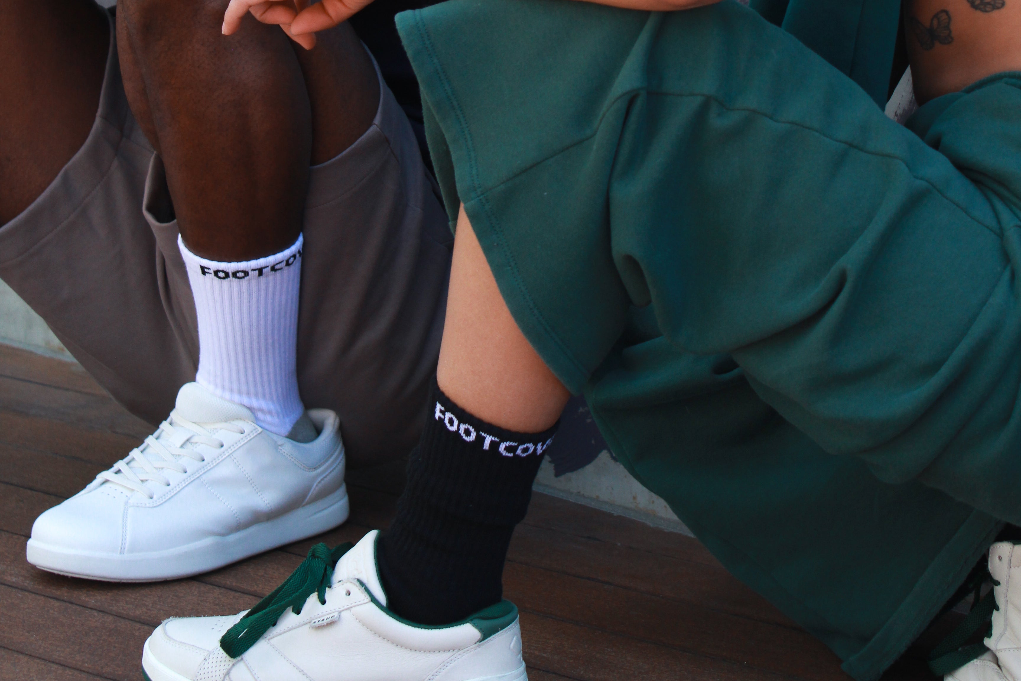 footcovr black and white unisex socks